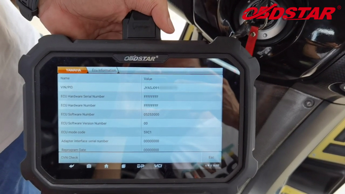 2013-YAMAHA-TMAX-530-ENG-DIAGNOSIS-by-MS80-motorcycle-scanner-15