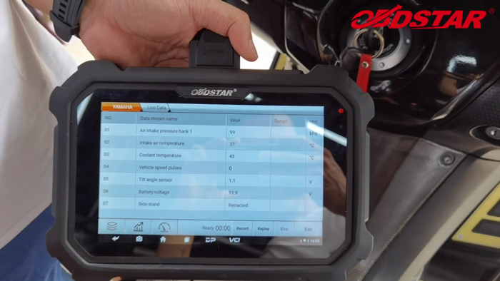 2013-YAMAHA-TMAX-530-ENG-DIAGNOSIS-by-MS80-motorcycle-scanner-16