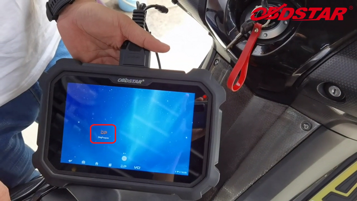 2013-YAMAHA-TMAX-530-ENG-DIAGNOSIS-by-MS80-motorcycle-scanner-6