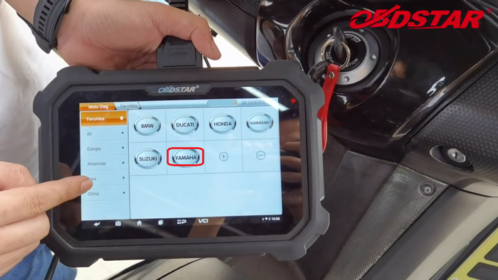2013-YAMAHA-TMAX-530-ENG-DIAGNOSIS-by-MS80-motorcycle-scanner-8