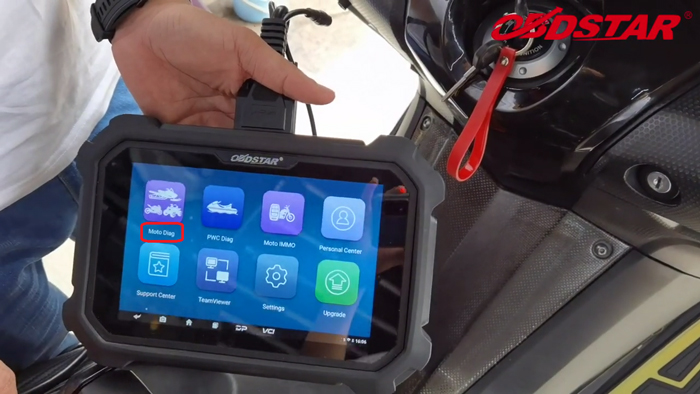 2013-YAMAHA-TMAX-530-ENG-DIAGNOSIS-by-MS80-motorcycle-scanner-9